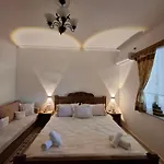 Luna Gjirokastër