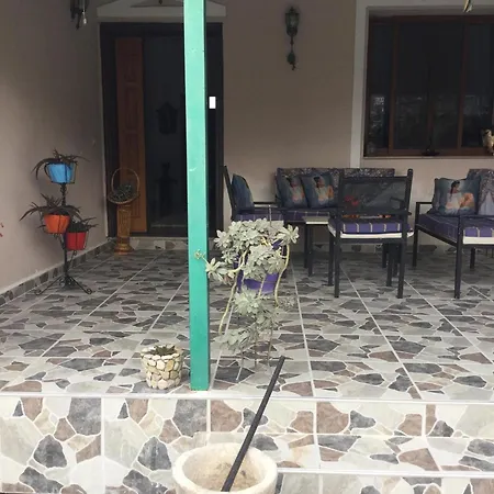 Luna بيت ضيافة Gjirokastër