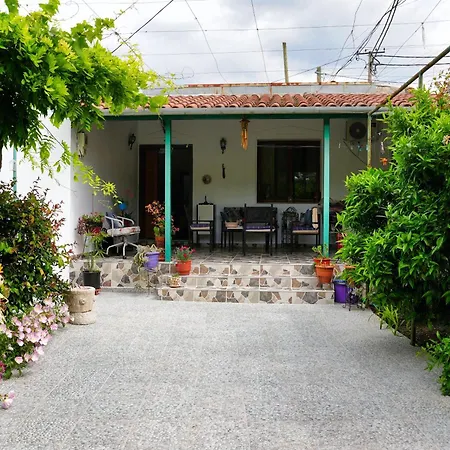 بيت ضيافة Luna Gjirokastër